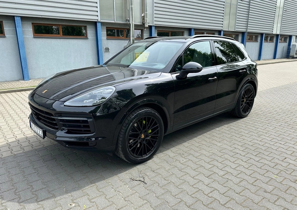 Porsche Cayenne cena 399900 przebieg: 76600, rok produkcji 2021 z Poznań małe 232